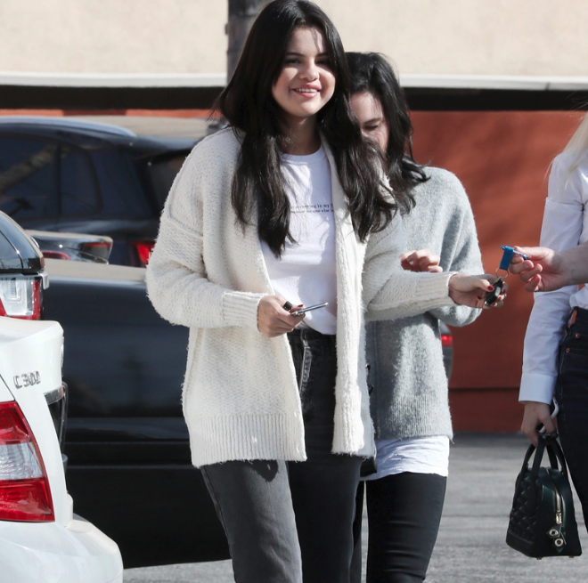 Selena Gomez back in good form: Spotted in L.A! - Gosschips ...
