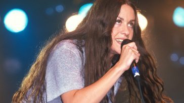 Alanis Morissette Says ‘jagged’ Documentary Has False Facts!