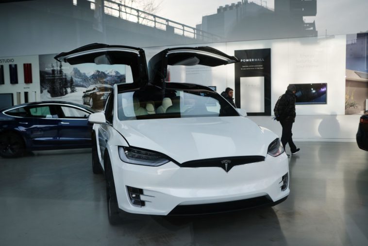 Tesla Delivers Record 308,600 Cars Worldwide In The 4th Quarter Of 2021
