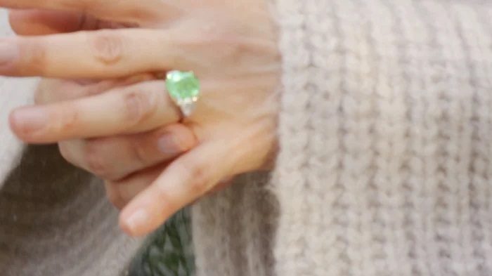 Ben Affleck Proposes J Lo With A Rare Green Diamond Ring!